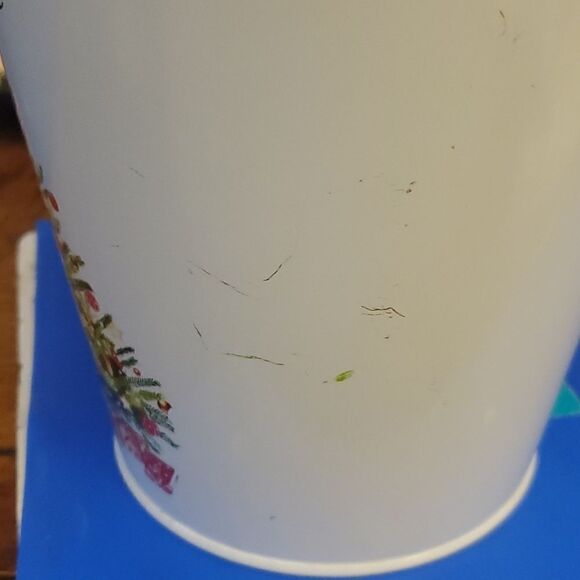 Ashland Christmas Iron Bucket with Handle - Picture 6 of 10